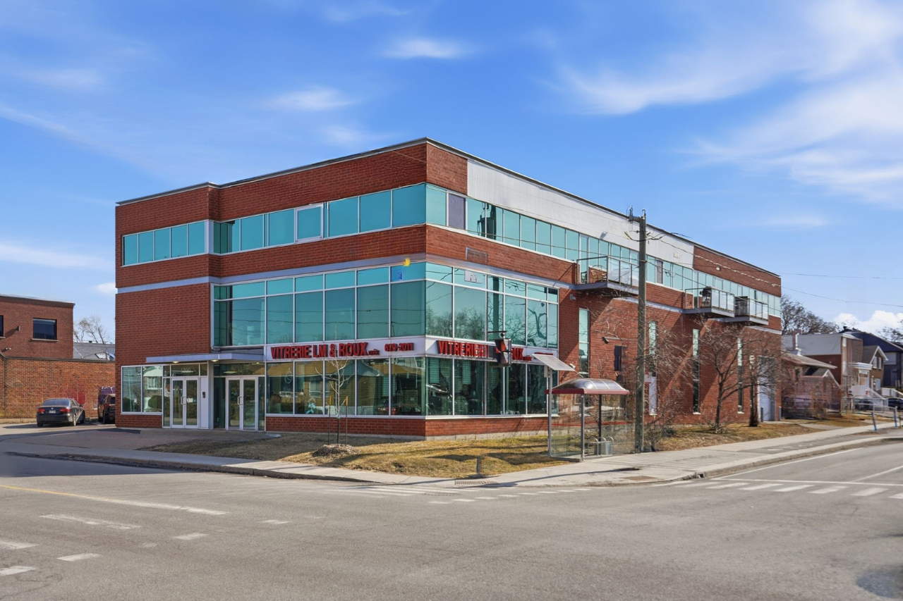 1292 Ch du Coteau-Rouge - Bâtiment