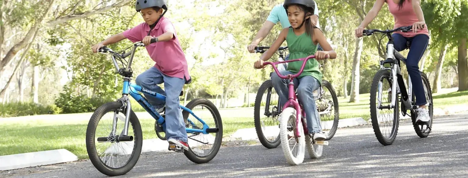 img-prestige-terrebonne-la-famille-en-velo-1536x586