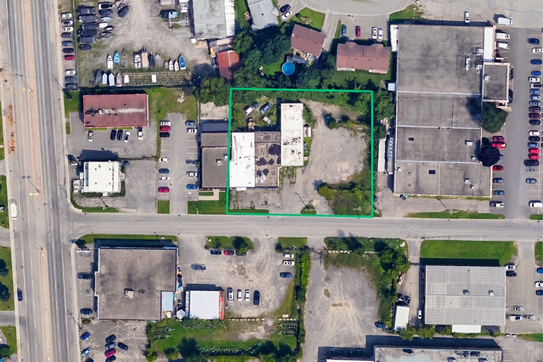 113 103e Av. - Bird view